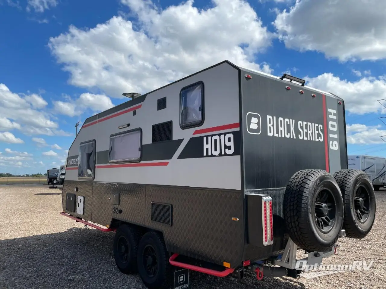 2022 Black Series Camper HQ Series HQ19 Photo 2