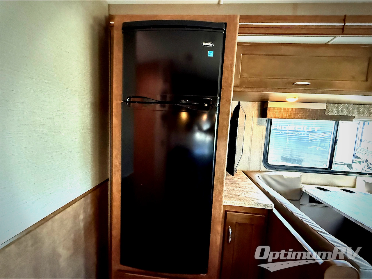 2018 Winnebago Intent 26M Photo 11