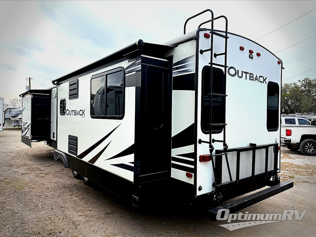 2020 Keystone Outback 341RD Photo 3
