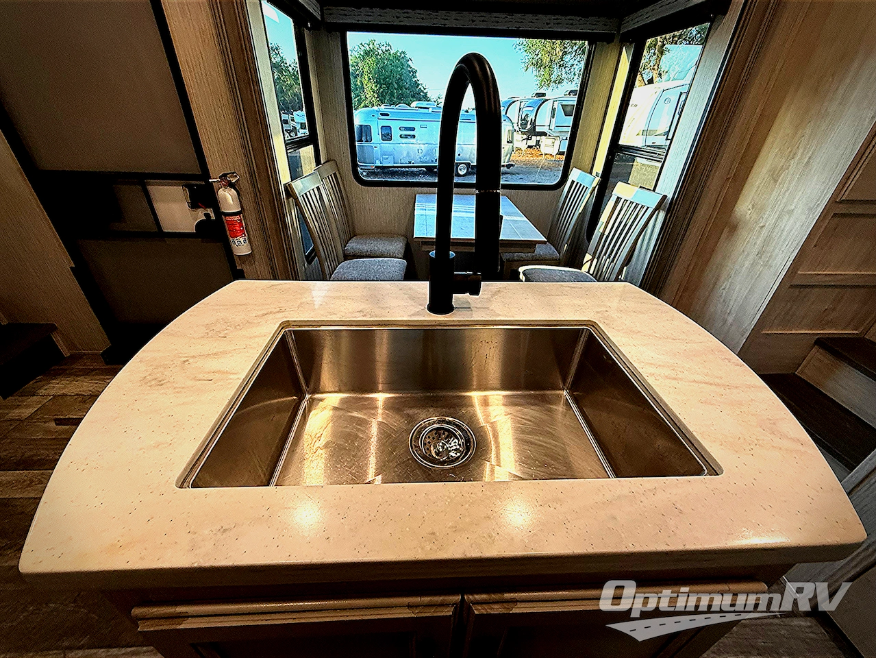 2022 Forest River Sandpiper Luxury 391FLRB Photo 12