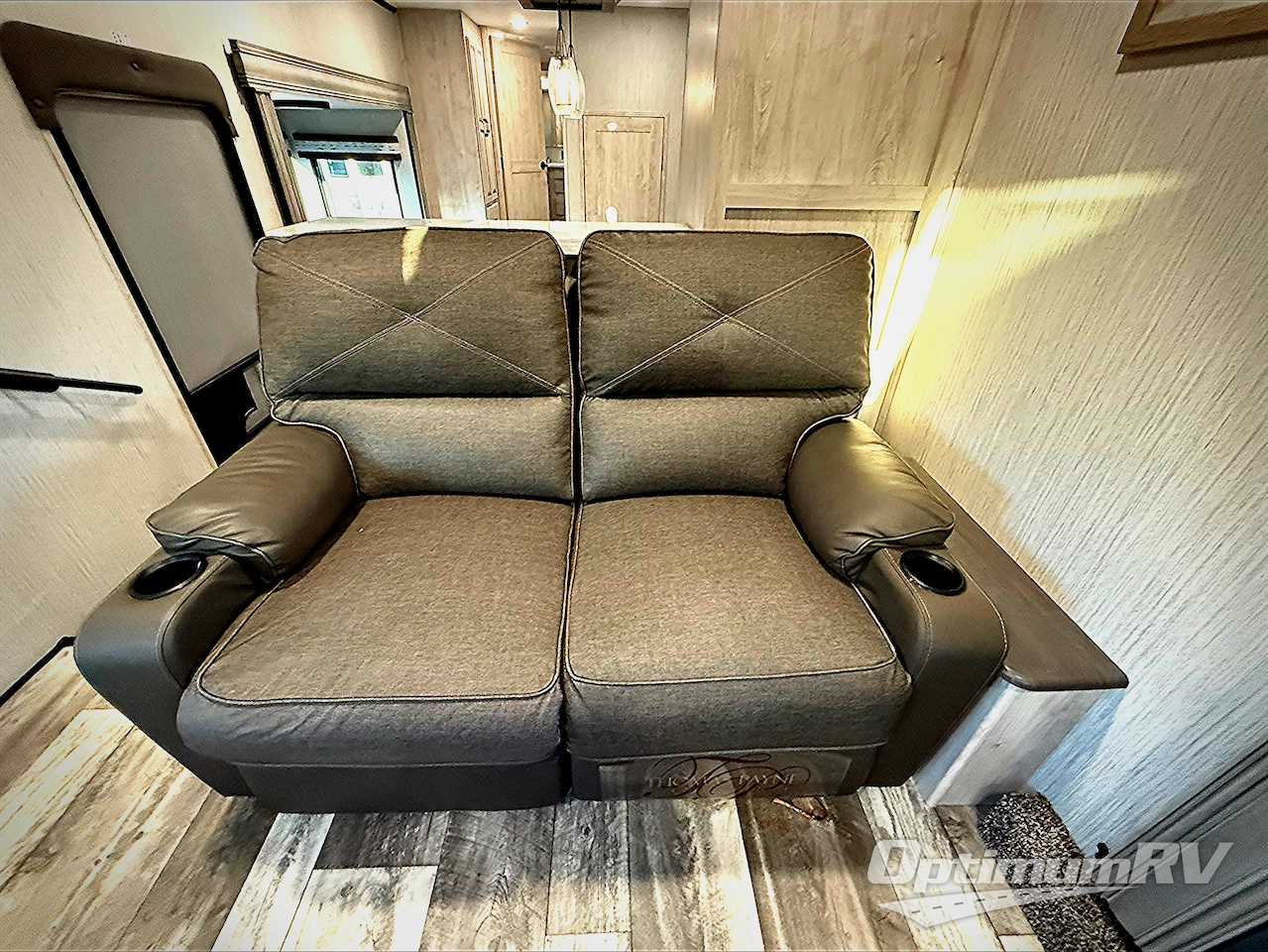 2022 Forest River Sandpiper Luxury 391FLRB Photo 8