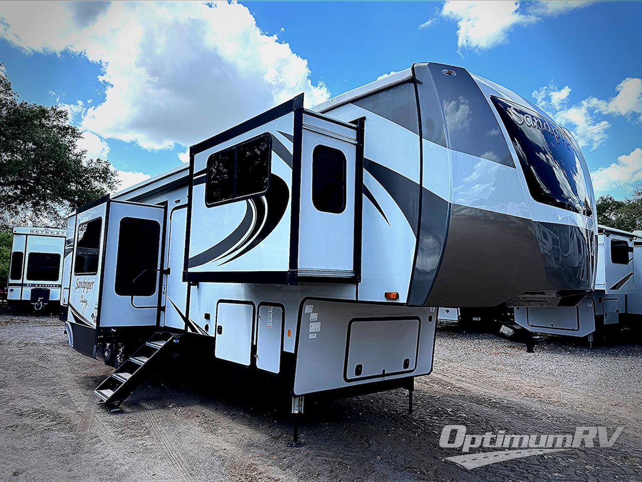 2022 Forest River Sandpiper Luxury 391FLRB Photo 1