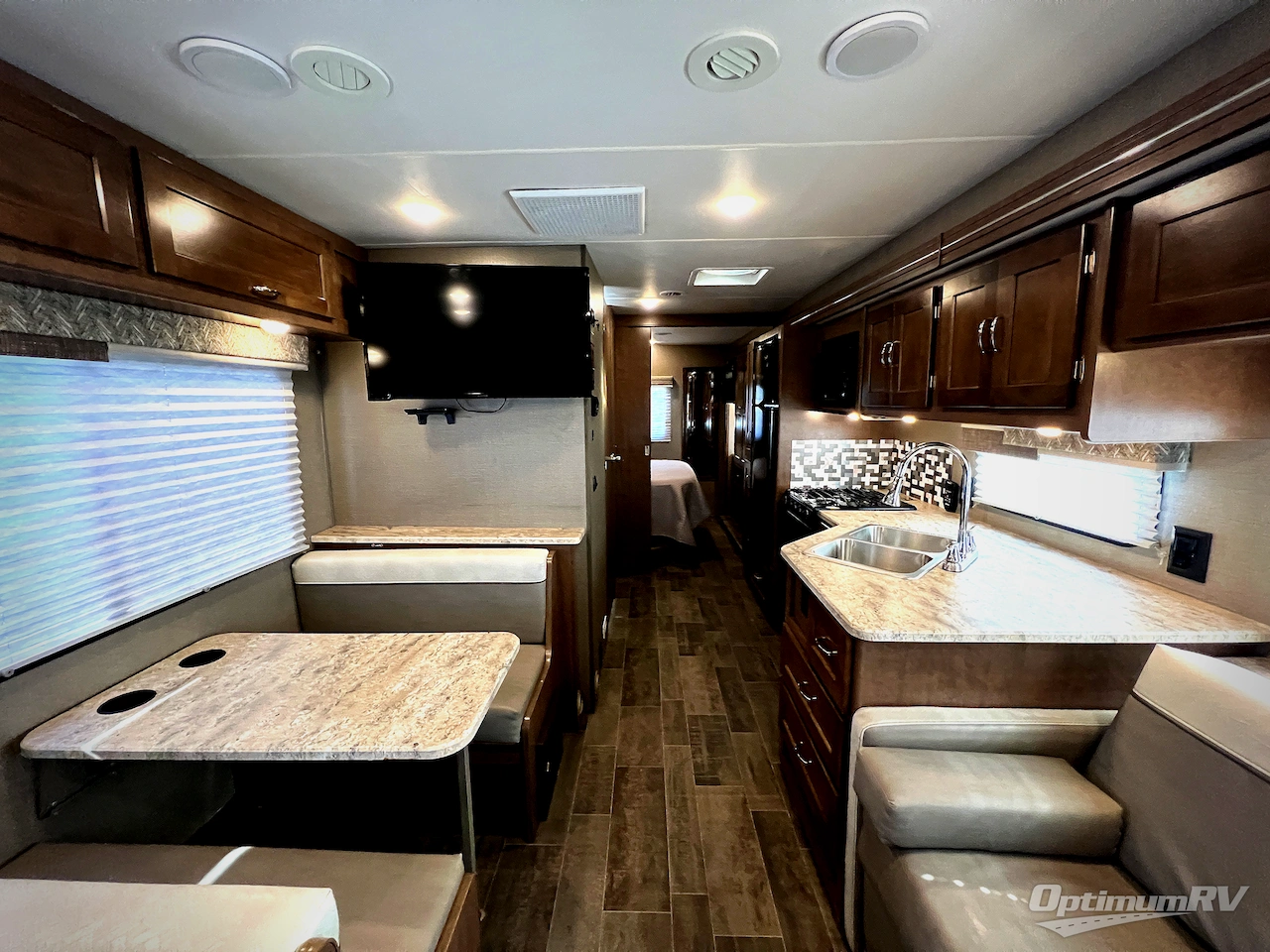 2018 Winnebago Intent 29L Photo 5