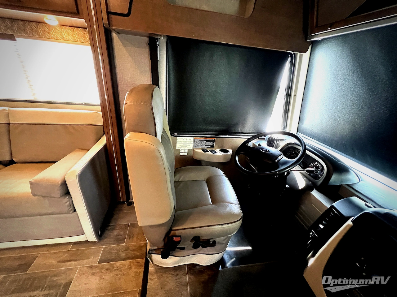 2018 Winnebago Intent 29L Photo 8