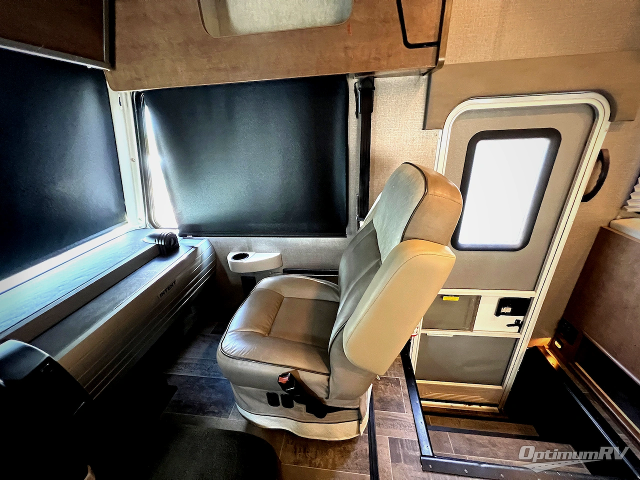 2018 Winnebago Intent 29L Photo 9