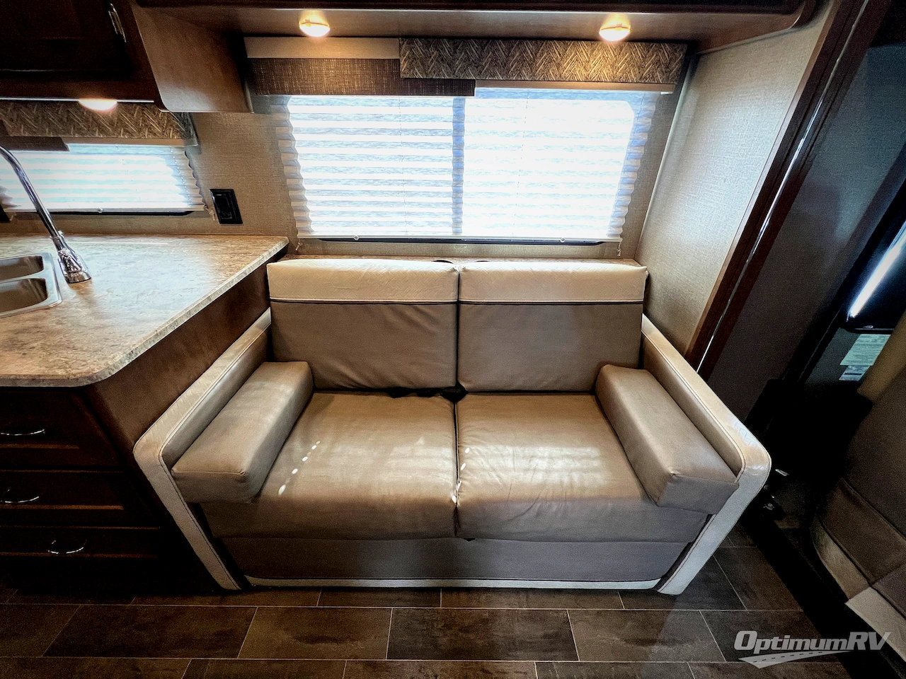 2018 Winnebago Intent 29L Photo 13