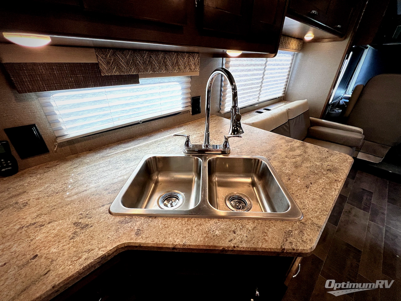 2018 Winnebago Intent 29L Photo 14