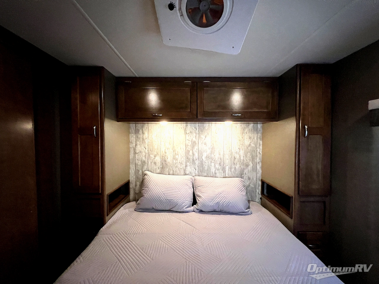 2018 Winnebago Intent 29L Photo 23