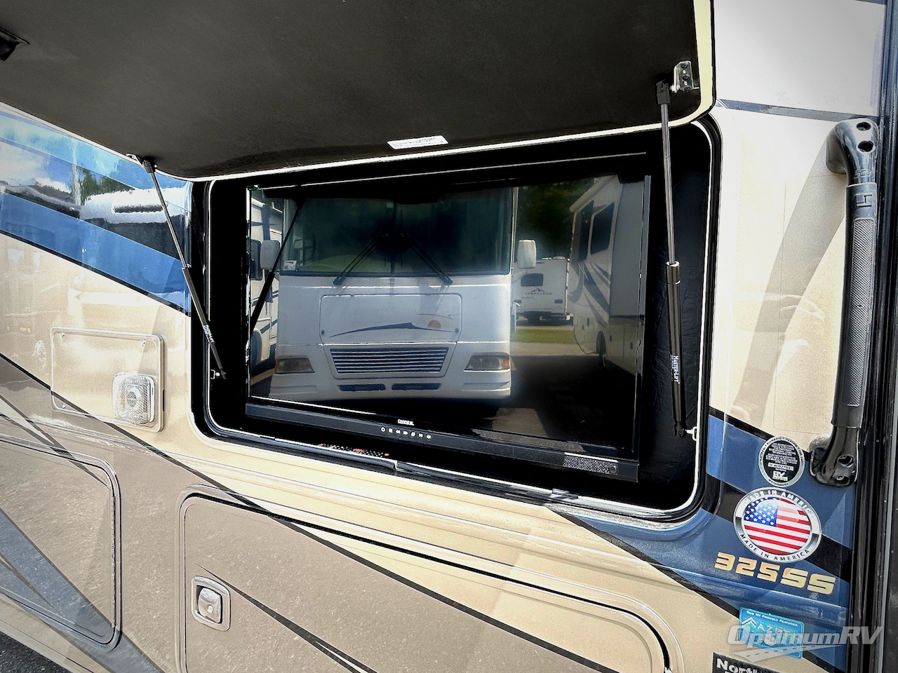 2023 Coachmen Encore 325SS Photo 18