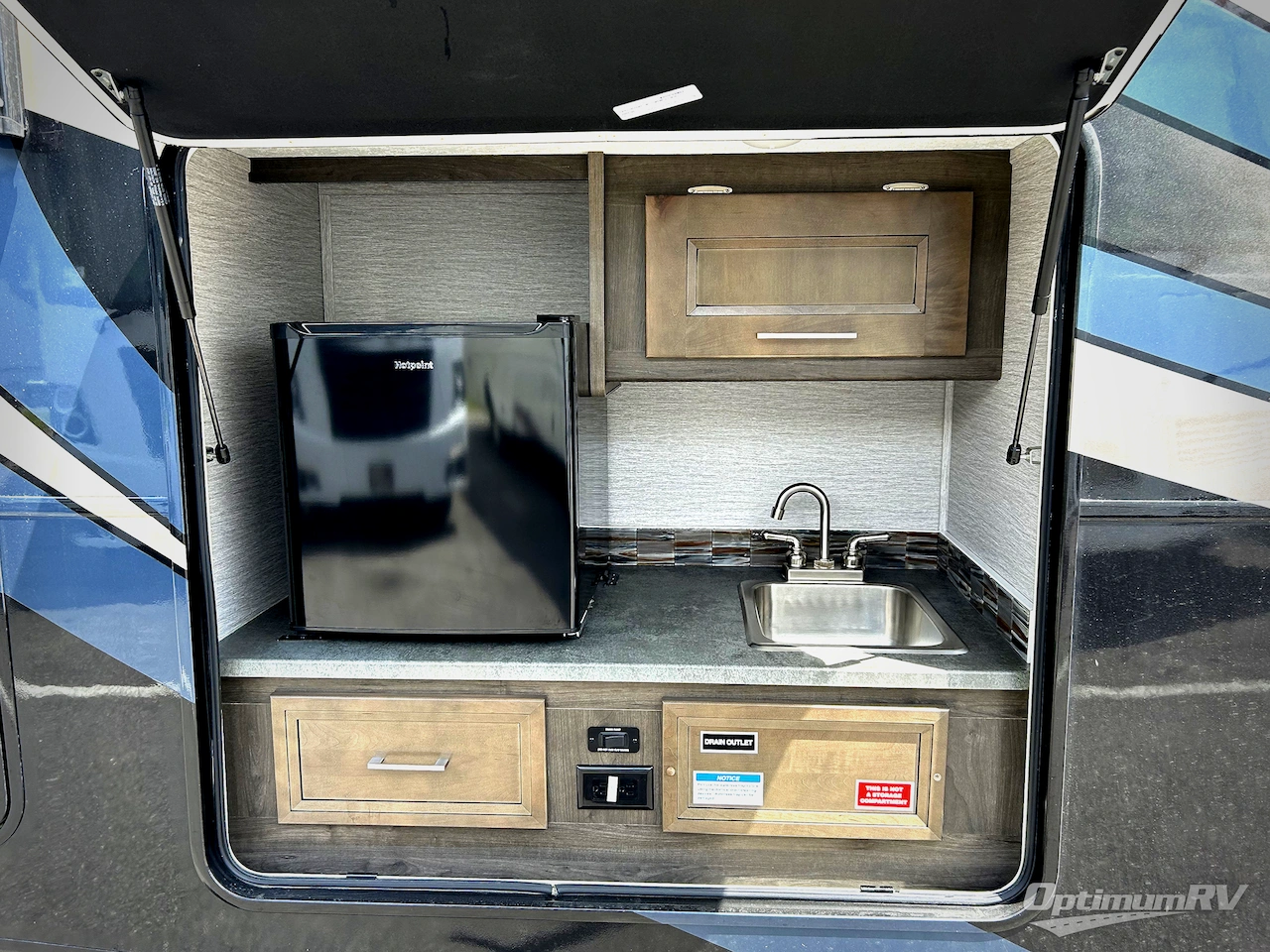 2023 Coachmen Encore 325SS Photo 19