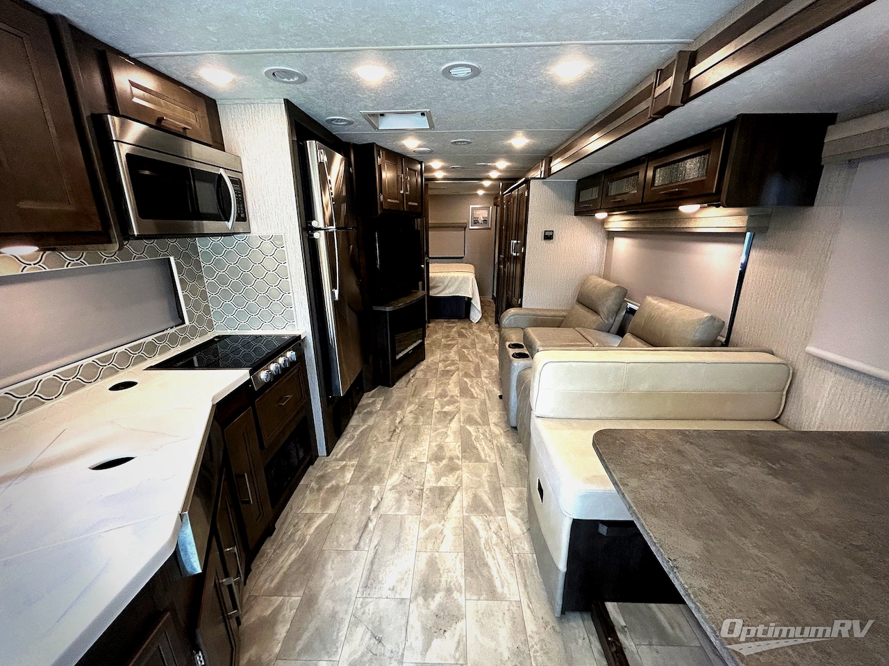 2023 Coachmen Encore 325SS Photo 4