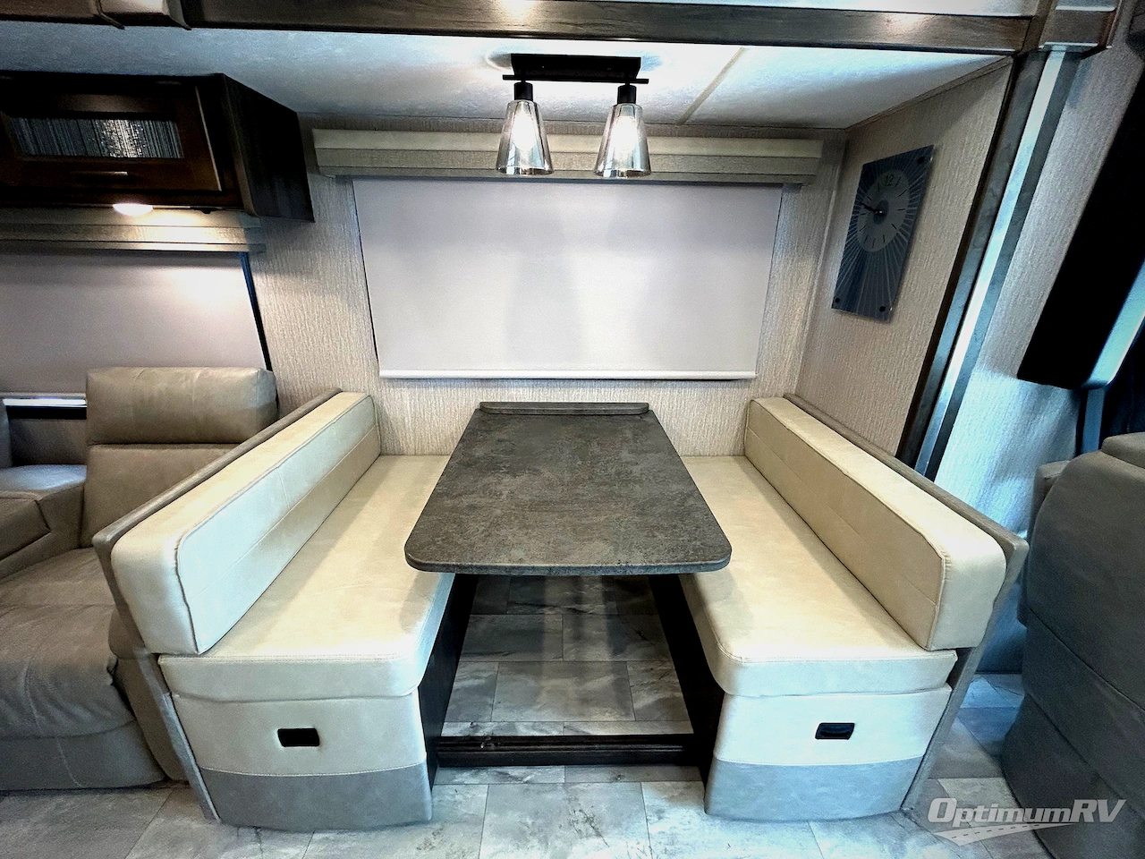 2023 Coachmen Encore 325SS Photo 11