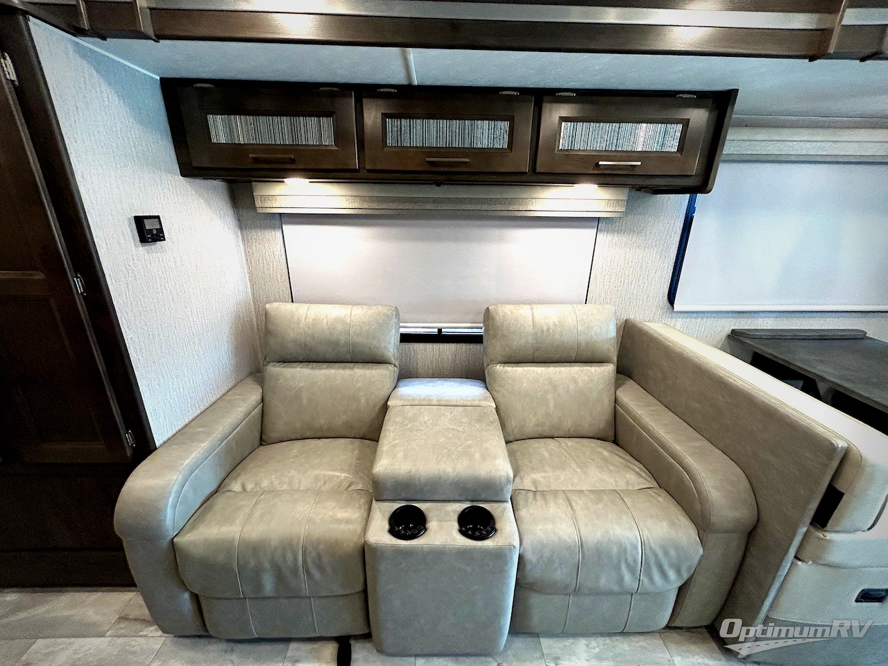 2023 Coachmen Encore 325SS Photo 12
