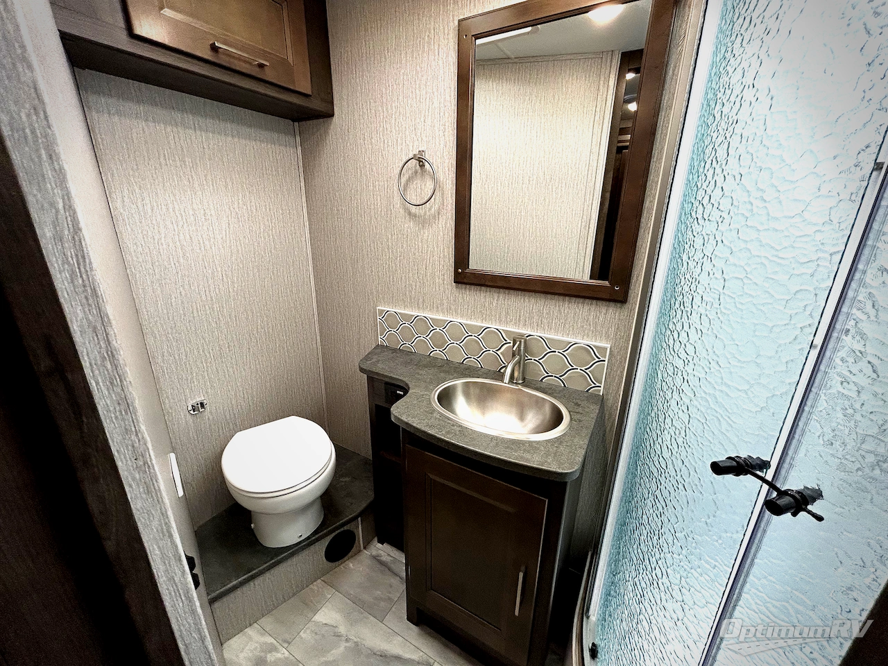 2023 Coachmen Encore 325SS Photo 14