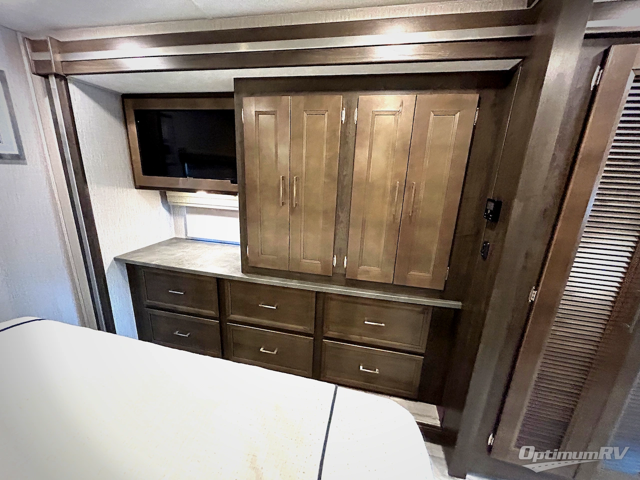 2023 Coachmen Encore 325SS Photo 17