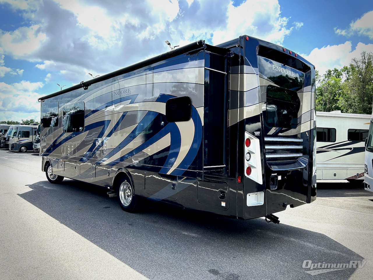 2023 Coachmen Encore 325SS Photo 3