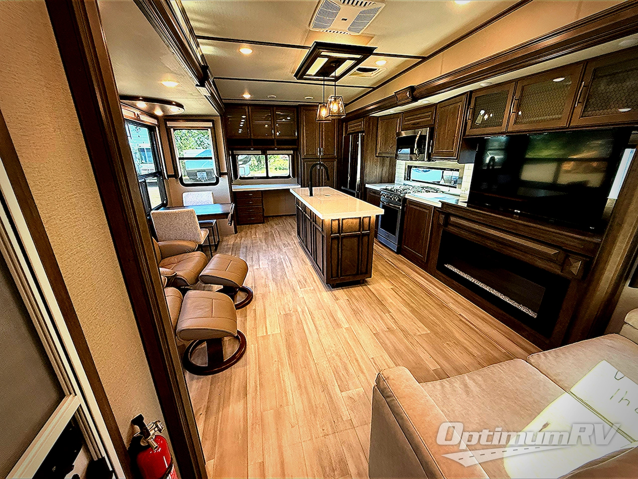 2021 Grand Design Solitude 345GK-R Photo 4