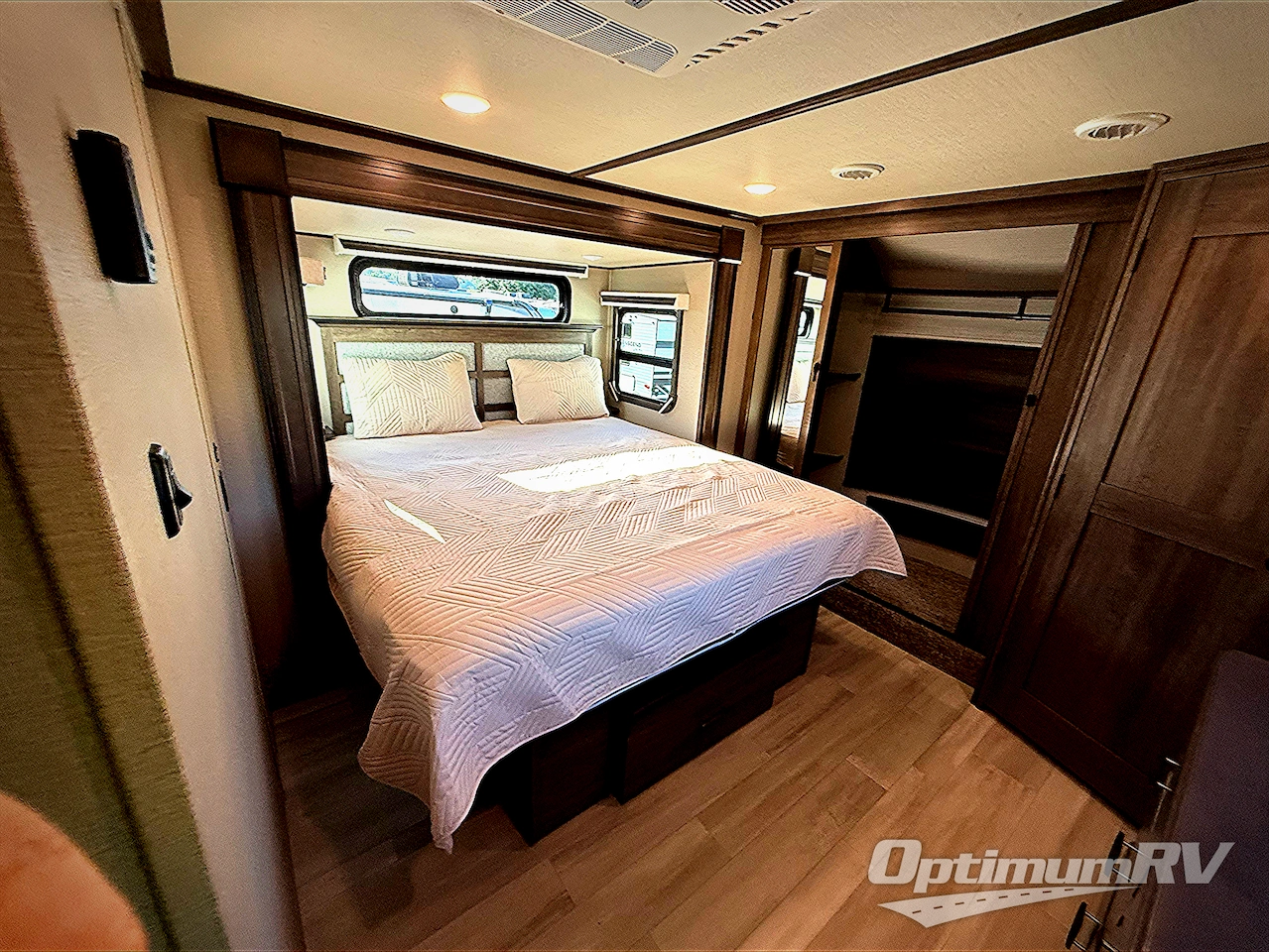 2021 Grand Design Solitude 345GK-R Photo 17