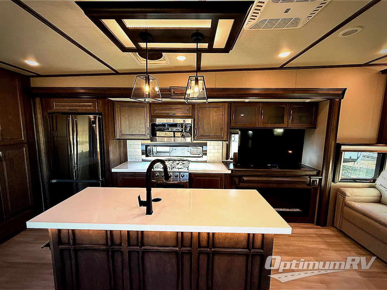 2021 Grand Design Solitude 345GK-R Photo 10
