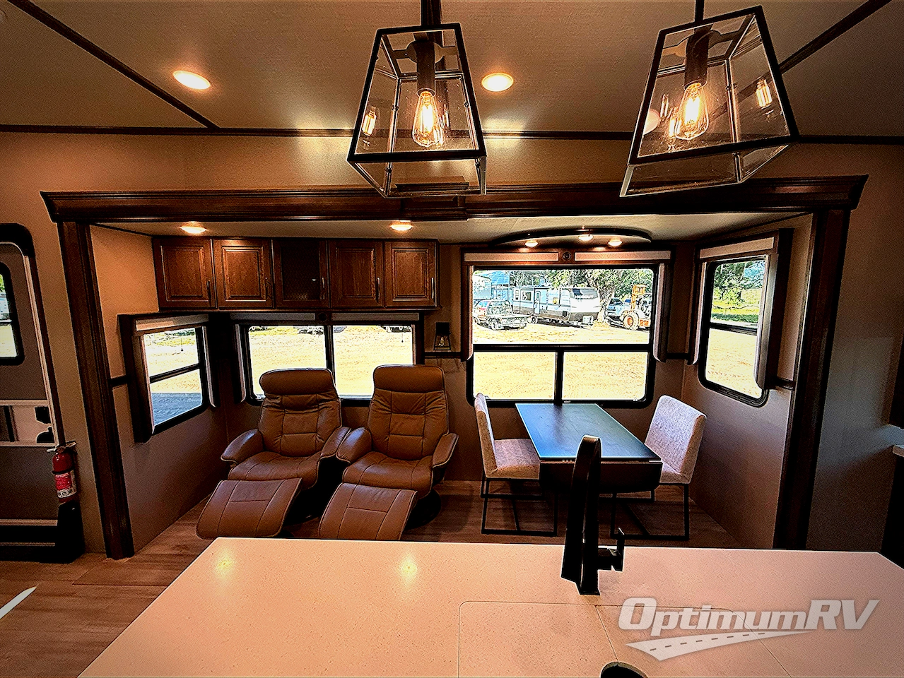 2021 Grand Design Solitude 345GK-R Photo 6
