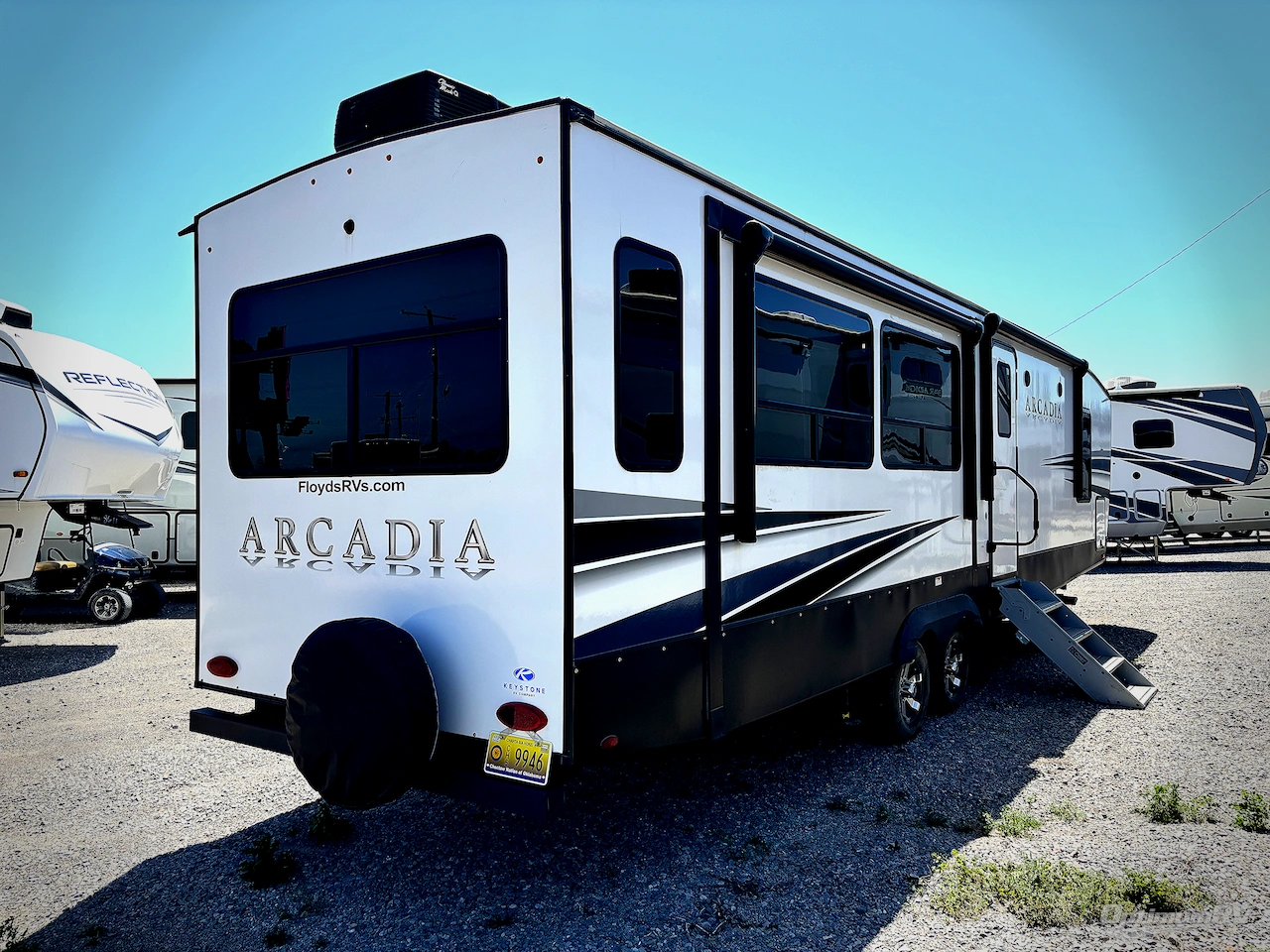 2022 Keystone Arcadia 377RL Photo 2