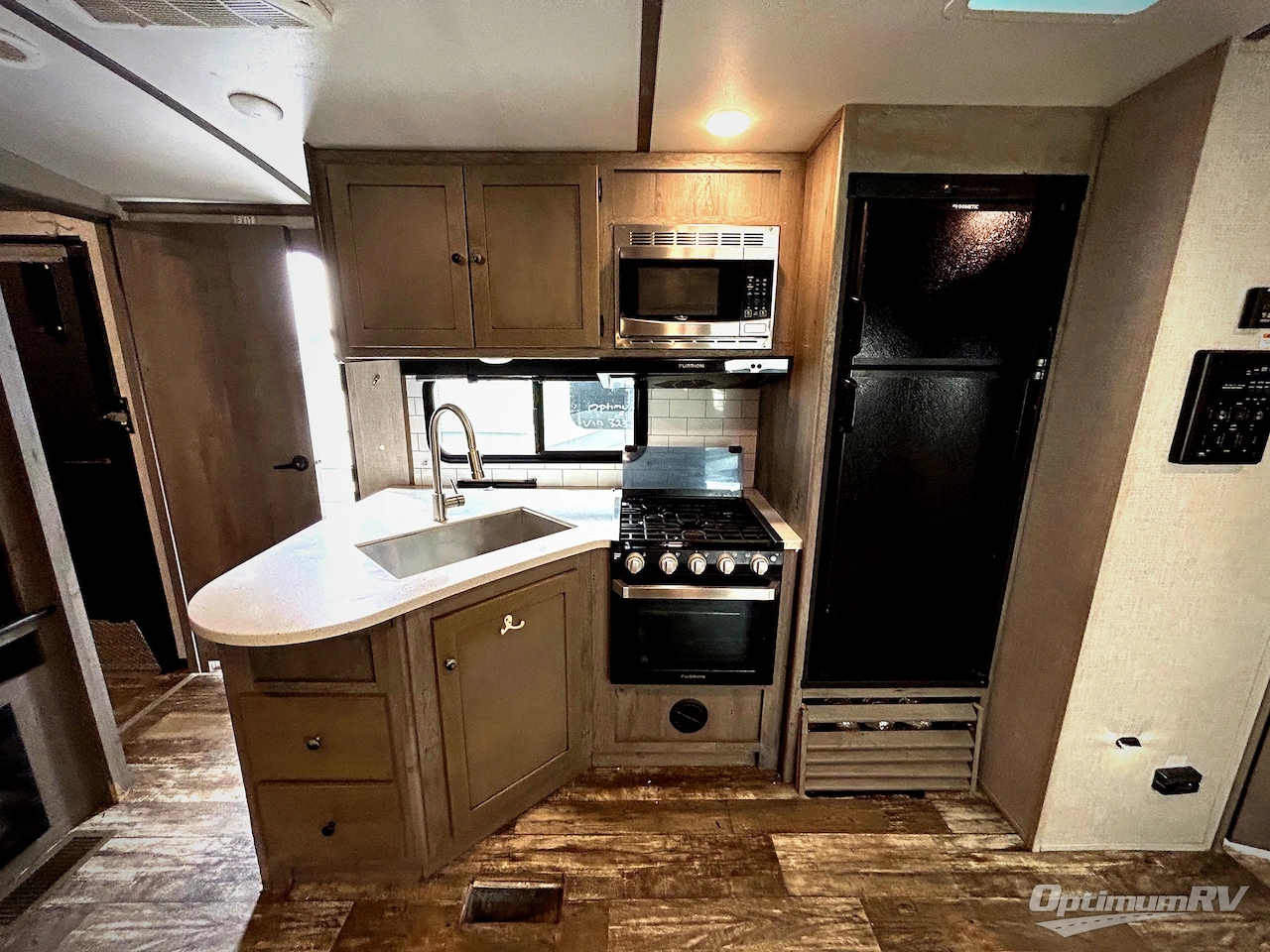 2019 Keystone Outback 324CG Photo 6