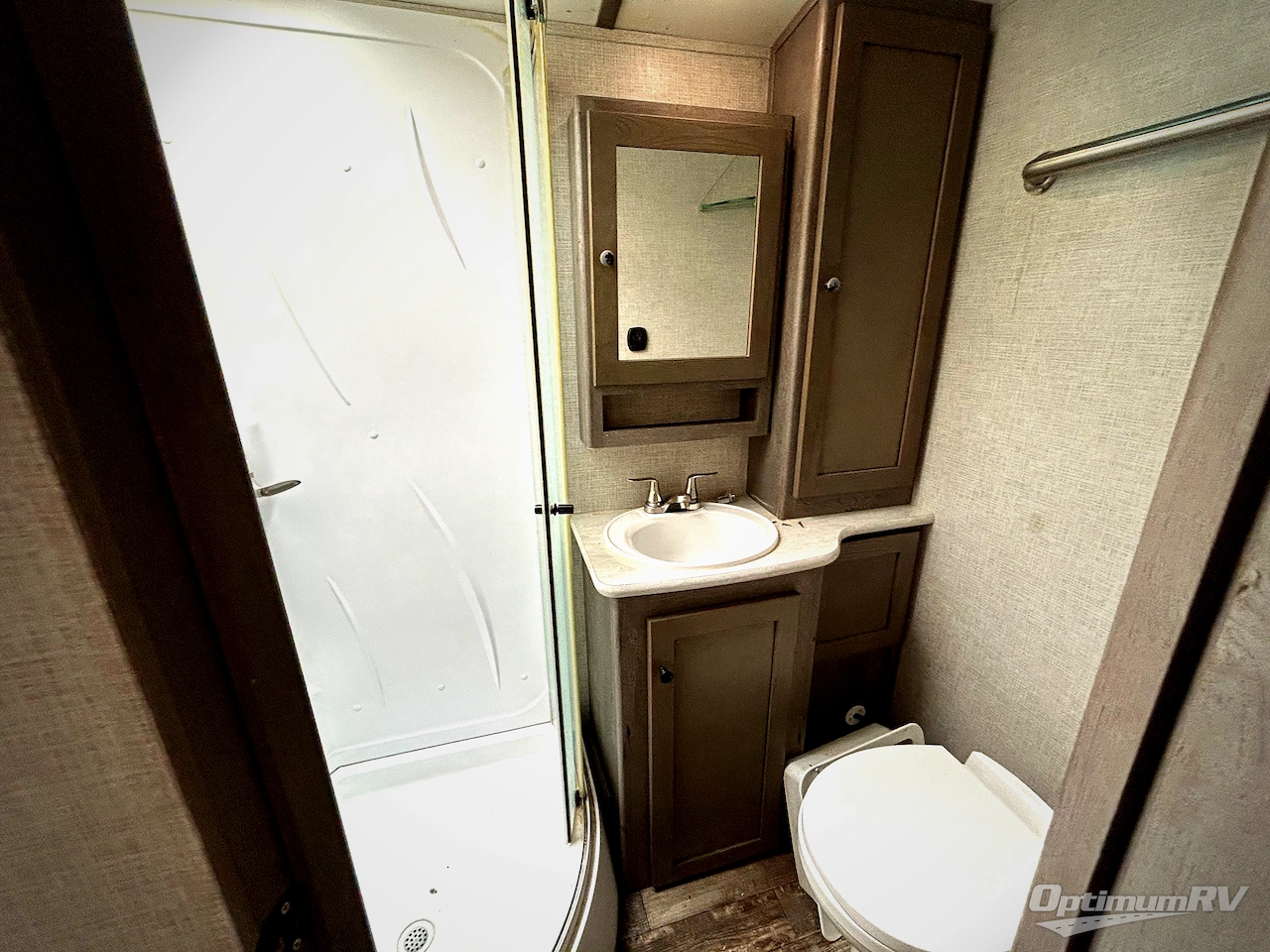 2019 Keystone Outback 324CG Photo 11