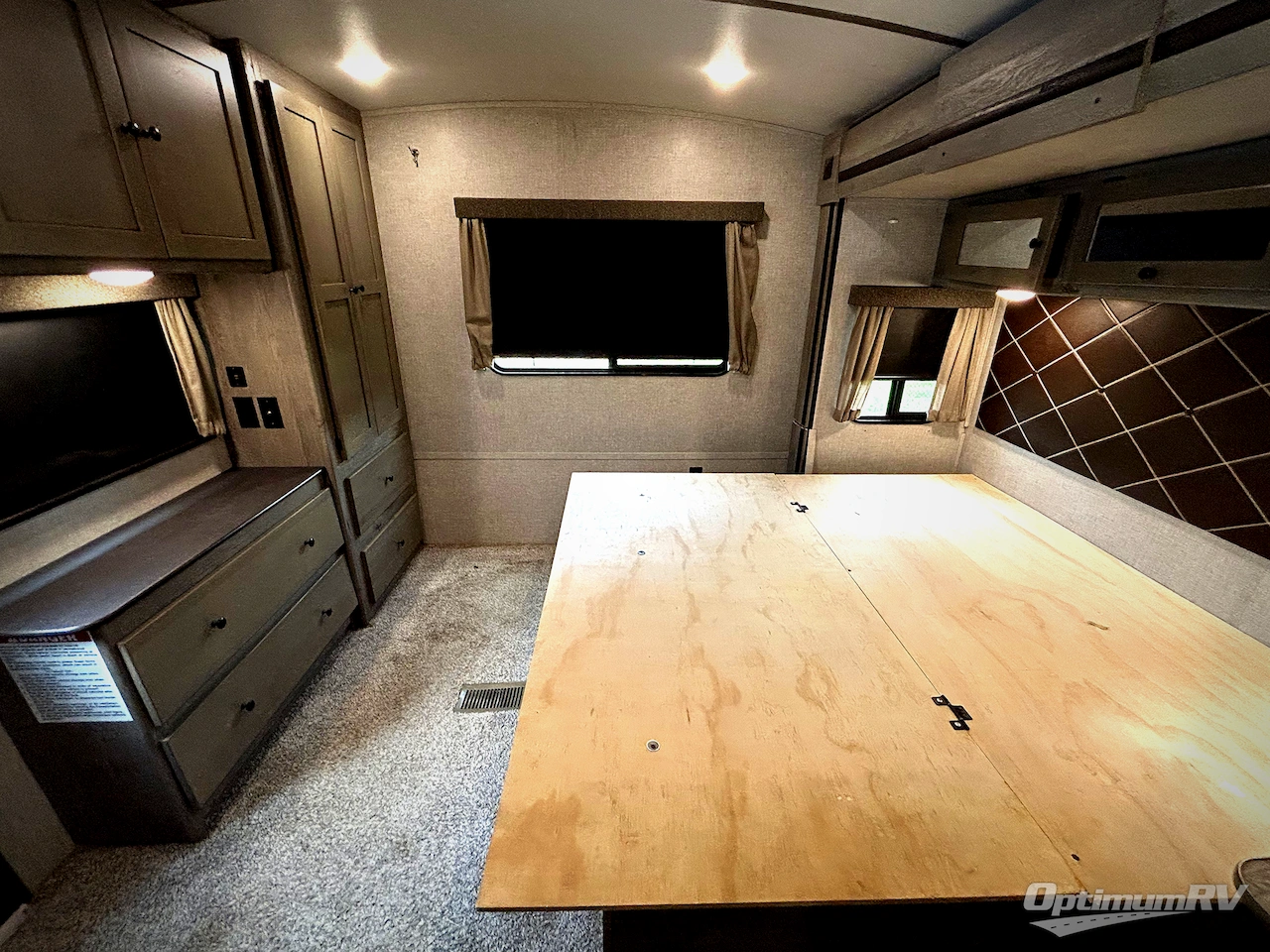 2019 Keystone Outback 324CG Photo 13
