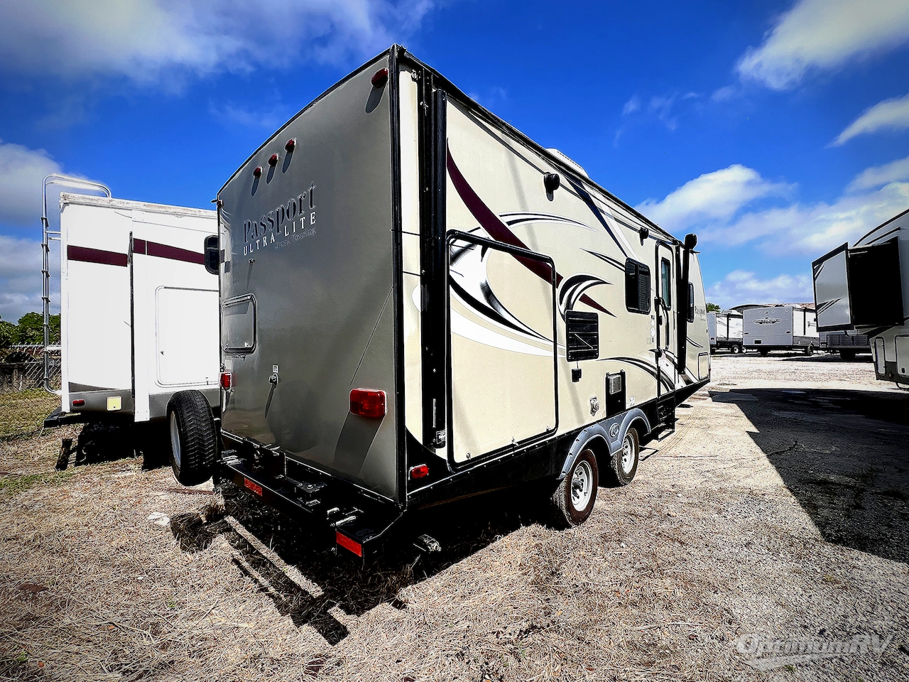 2016 Keystone Passport 2250RB Grand Touring Photo 2