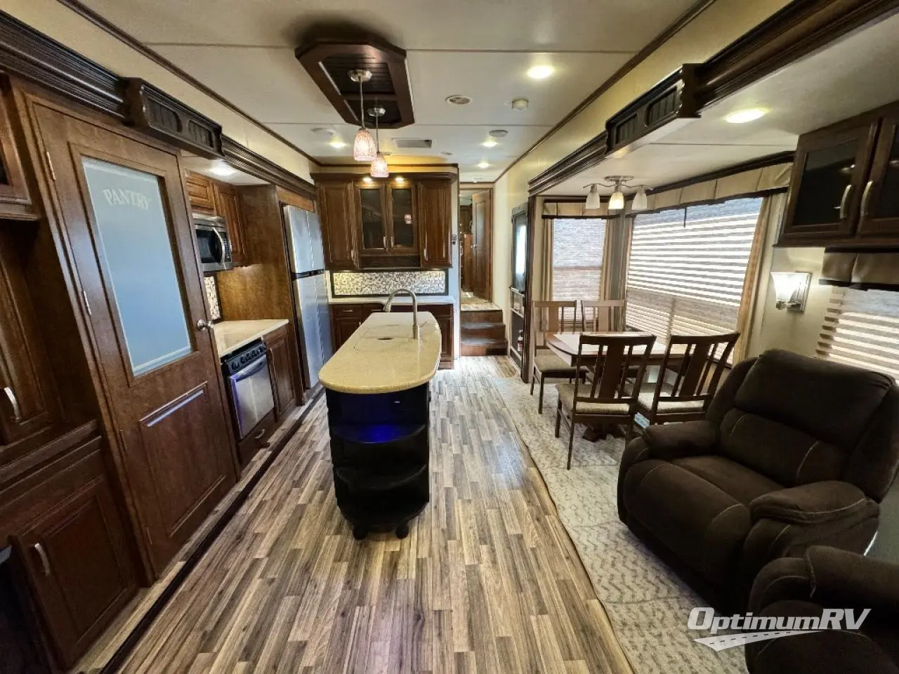 2016 Grand Design Solitude 369RL Photo 5