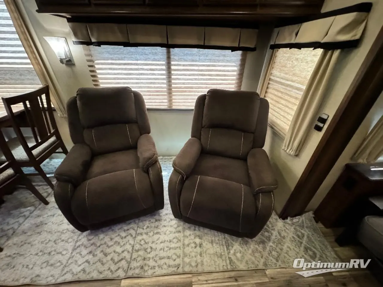 2016 Grand Design Solitude 369RL Photo 7