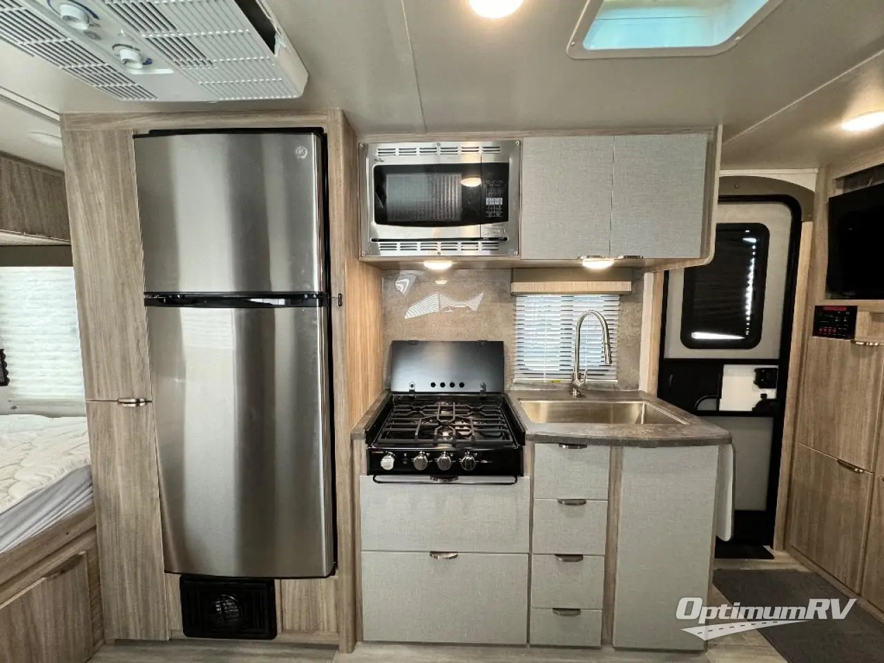 2022 Winnebago Towables Micro Minnie 1808FBS Photo 7