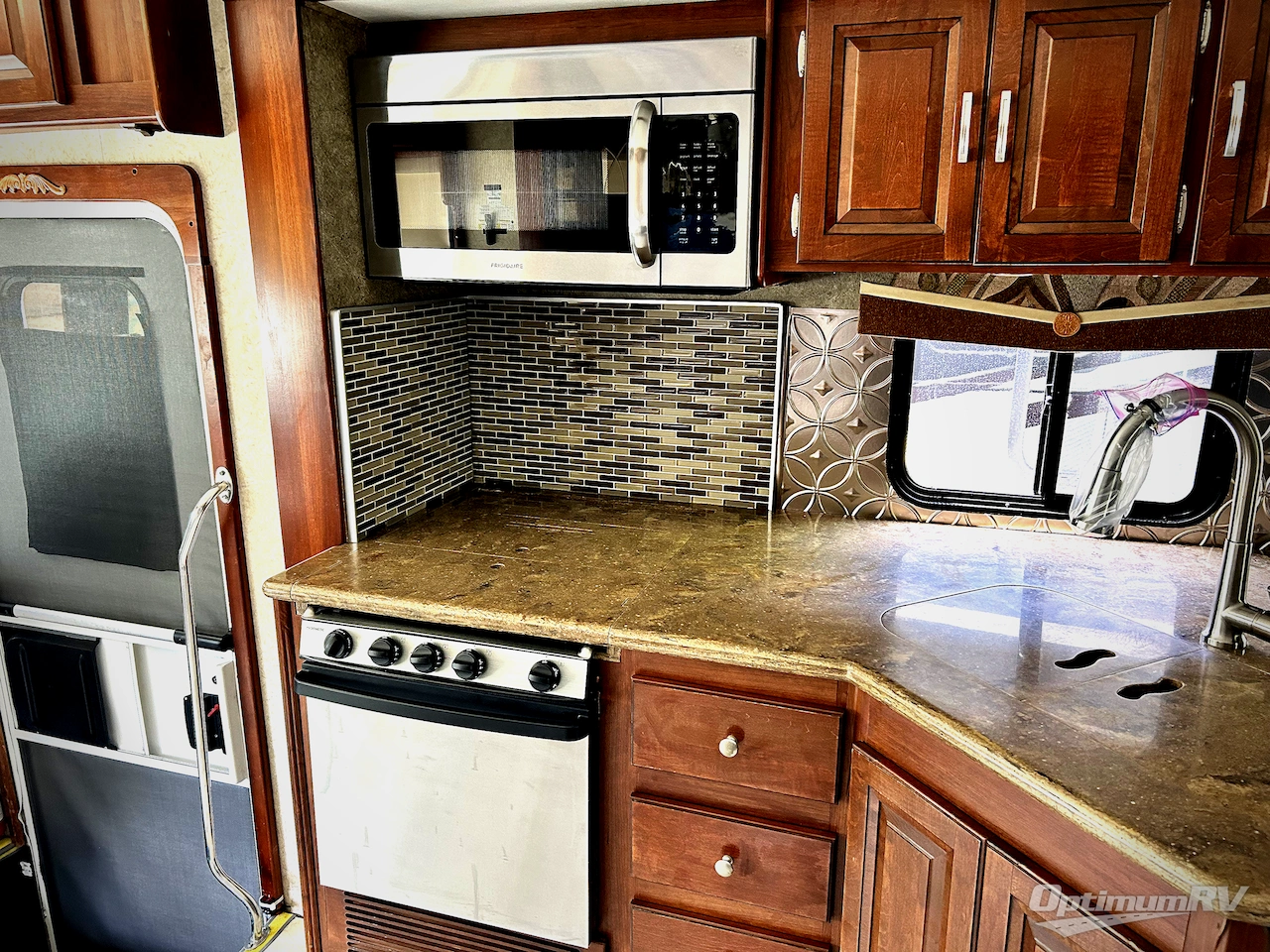 2013 Forest River Georgetown XL 377TSF Photo 10