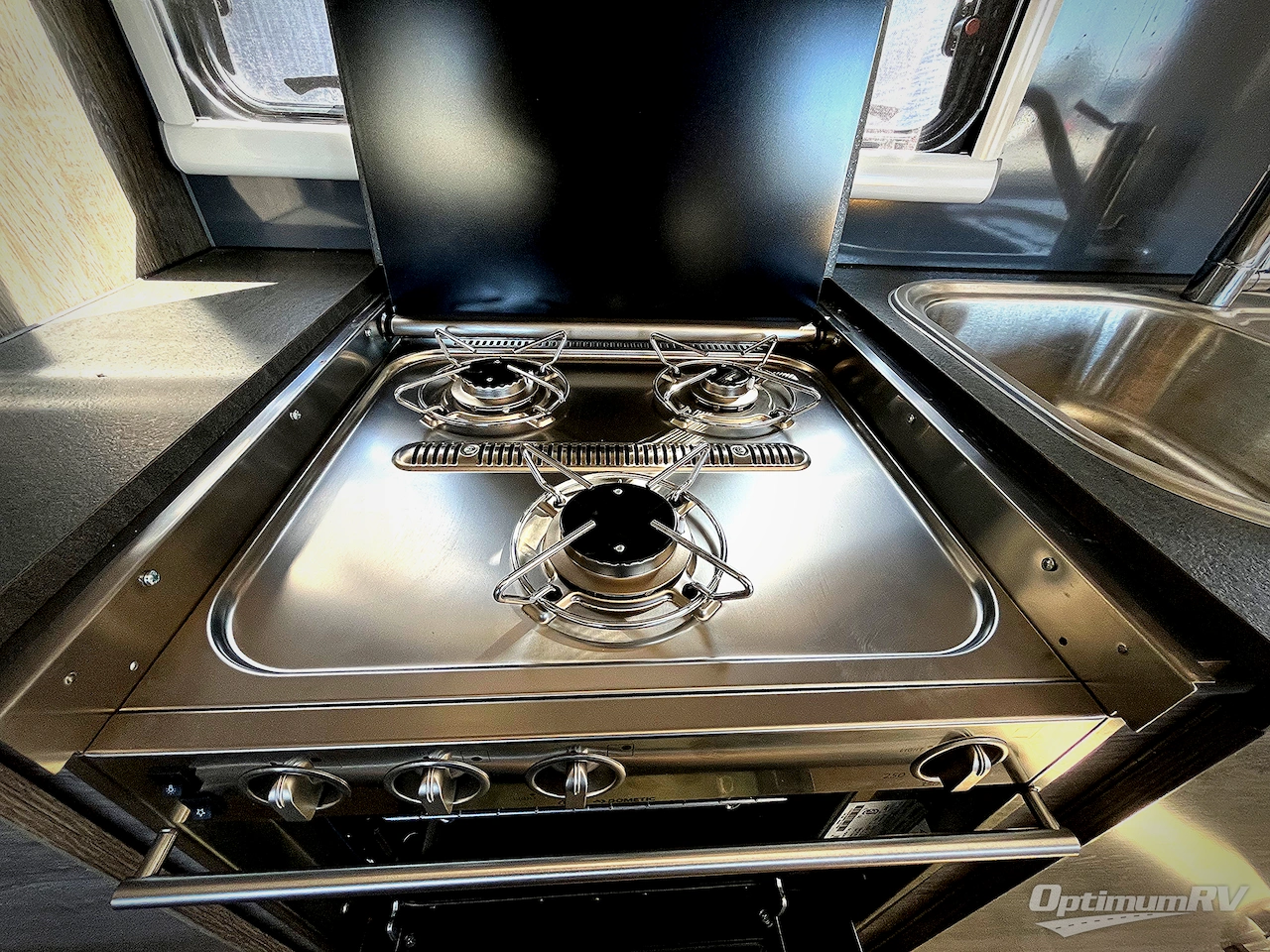 2022 Black Series Camper HQ Series HQ19 Photo 15