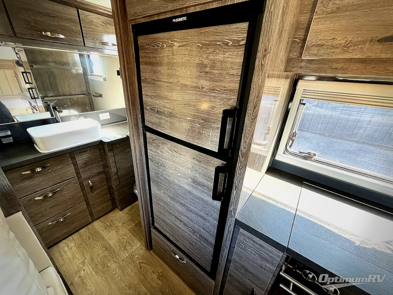 2022 Black Series Camper HQ Series HQ19 Photo 17