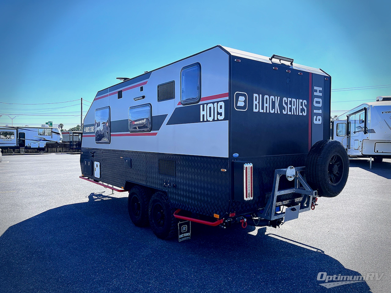 2022 Black Series Camper HQ Series HQ19 Photo 3