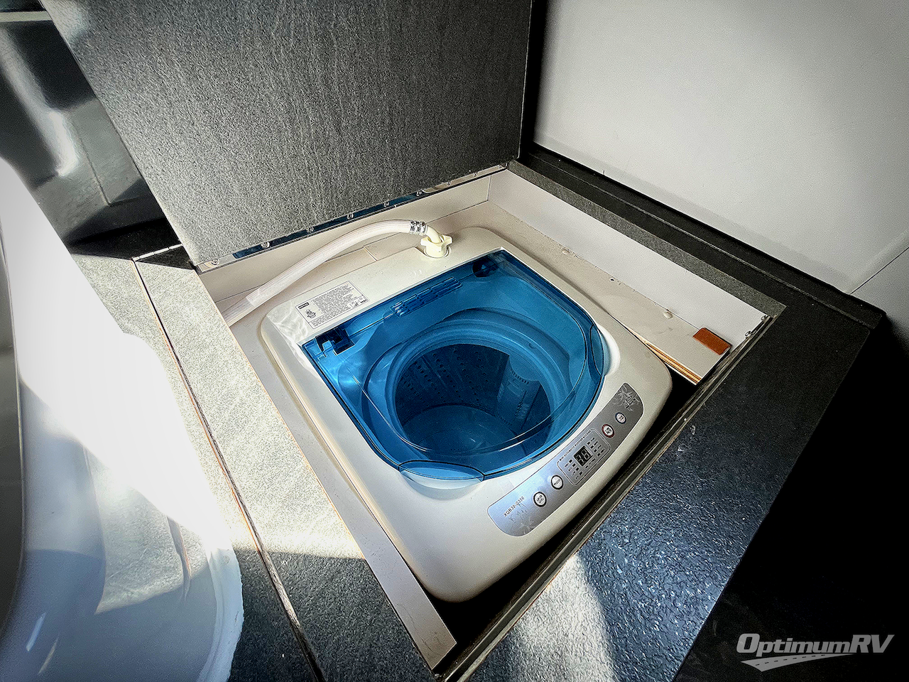 2022 Black Series Camper HQ Series HQ19 Photo 21