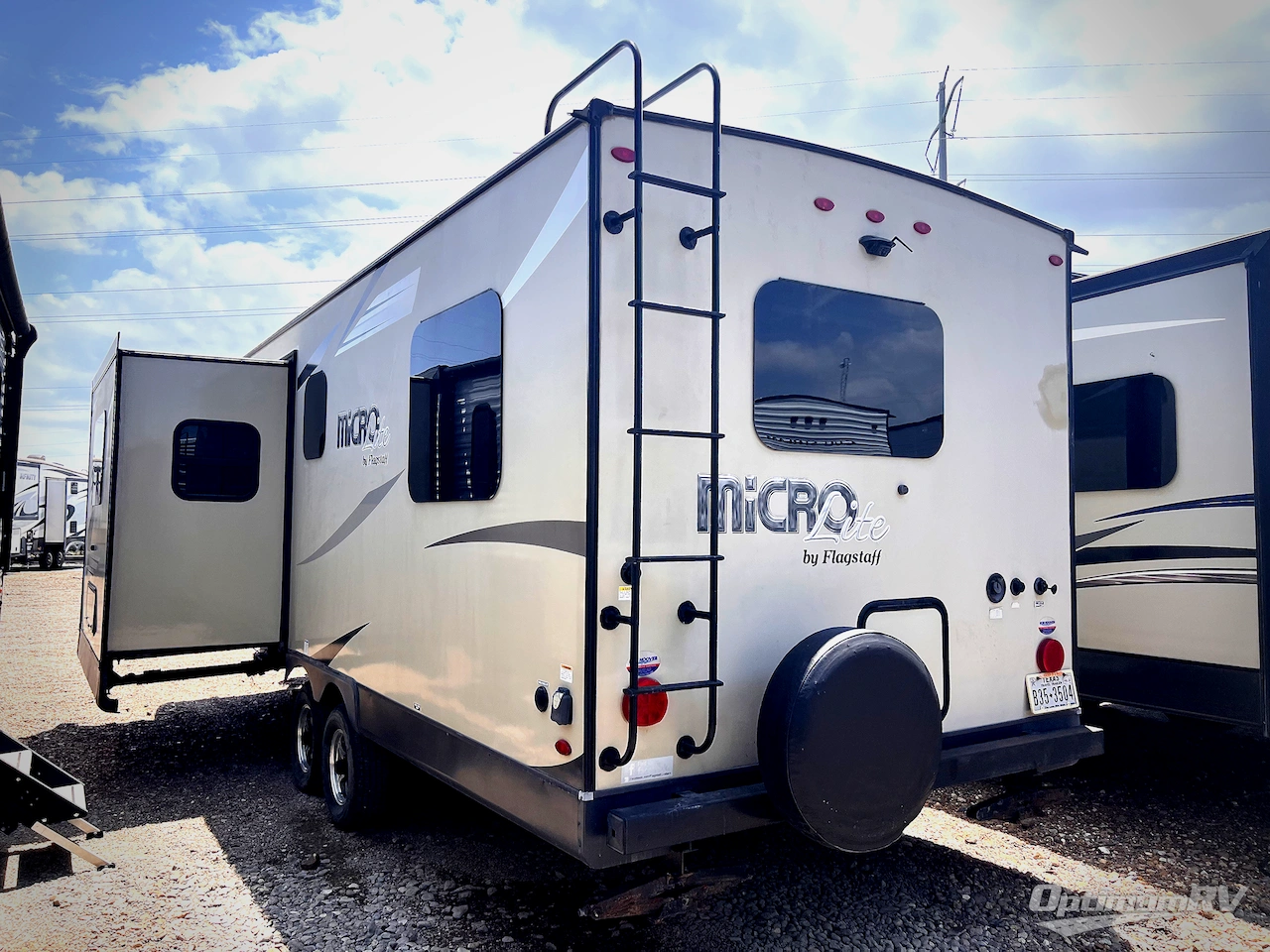 2019 Forest River Flagstaff Micro Lite 25FKS Photo 3