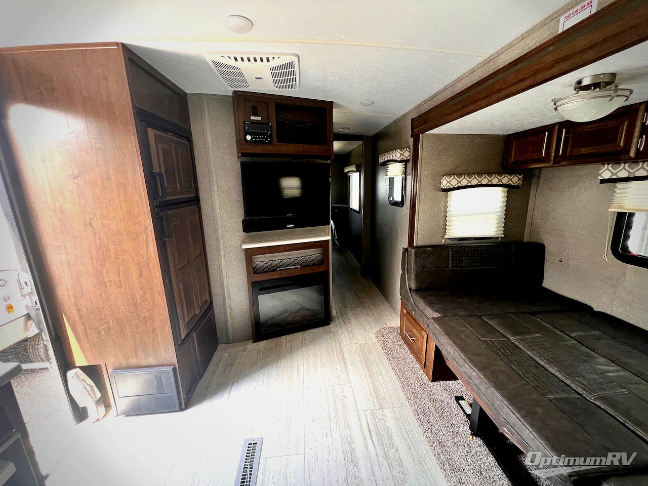 2019 Forest River Flagstaff Micro Lite 25FKS Photo 4