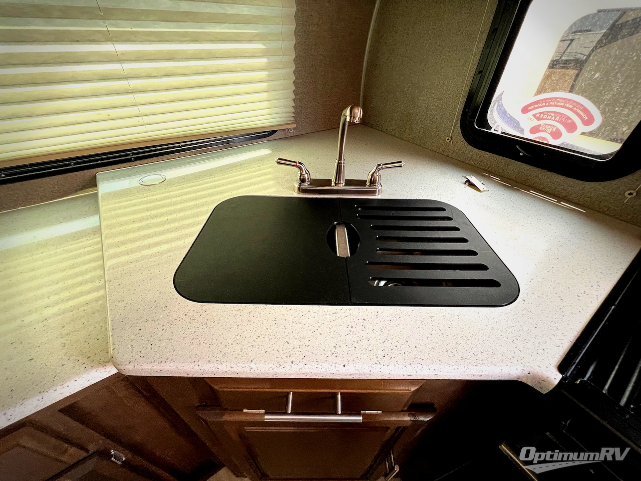 2019 Forest River Flagstaff Micro Lite 25FKS Photo 10