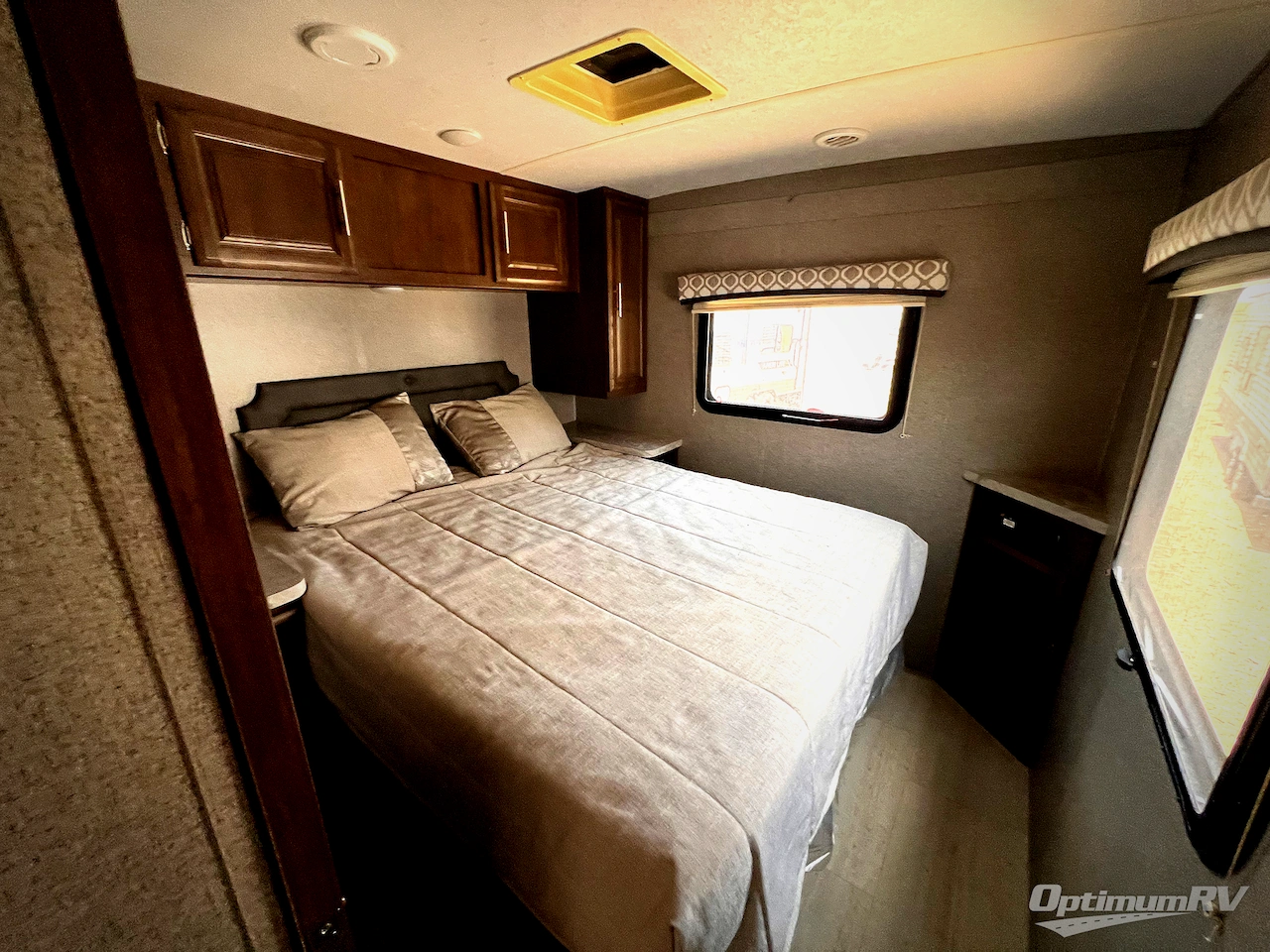 2019 Forest River Flagstaff Micro Lite 25FKS Photo 15