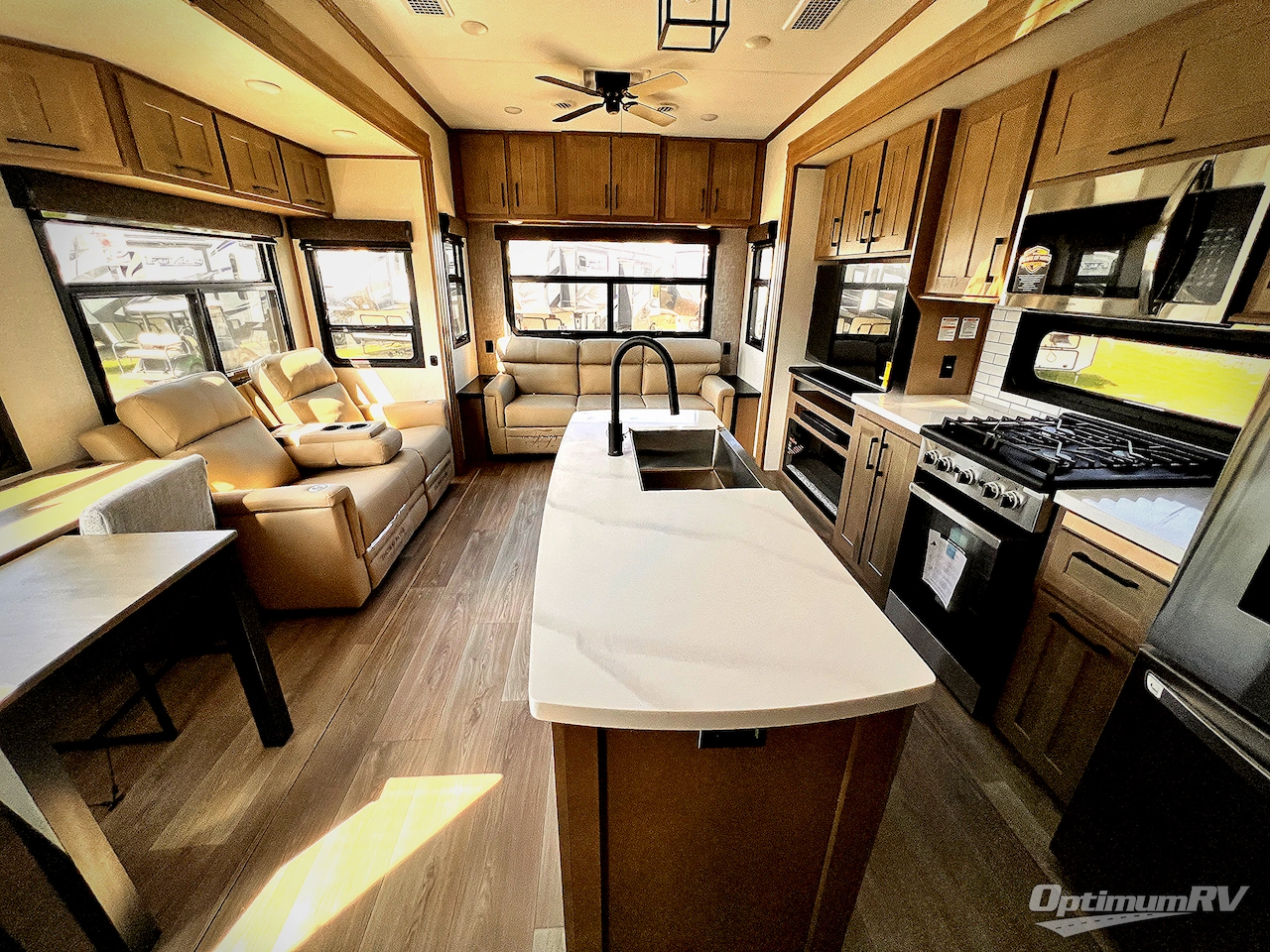 2025 KZ Durango Gold G366FBQ Photo 4