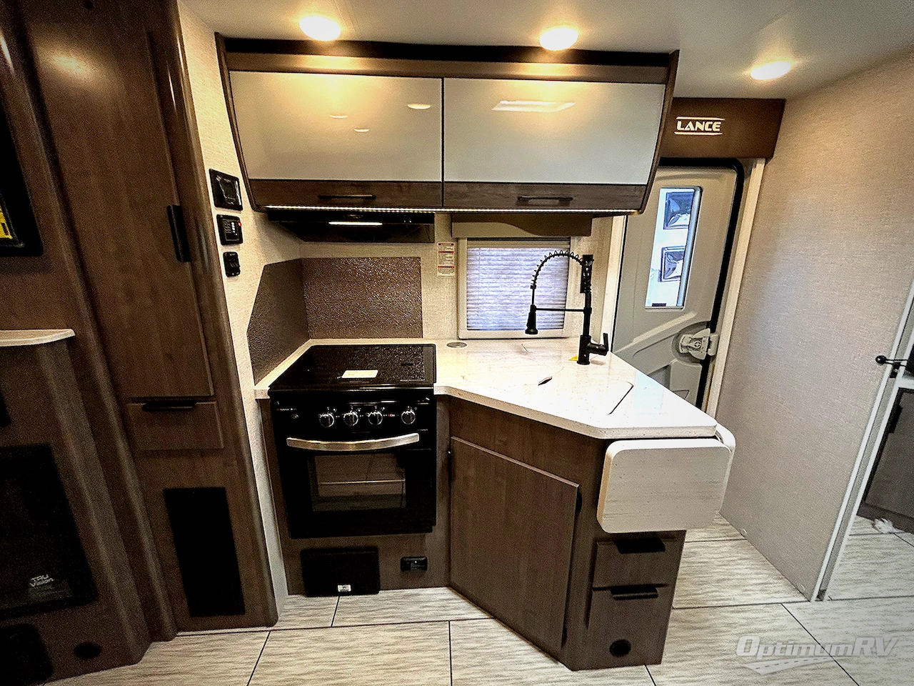 2025 Lance Lance Travel Trailers 2255 Photo 5