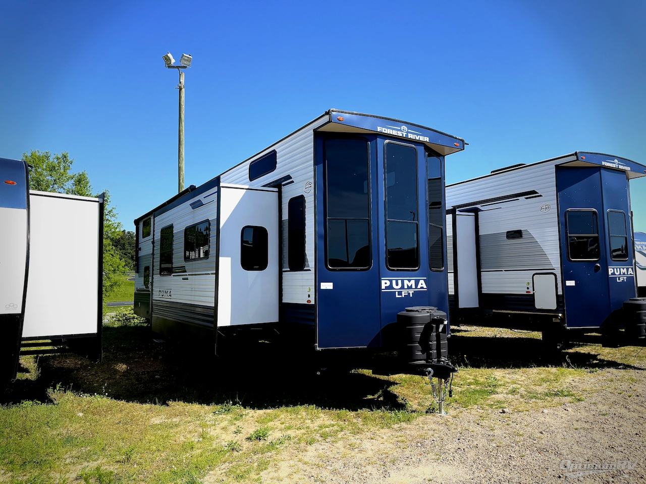 2025 Palomino Puma Destination 402LFT Photo 1
