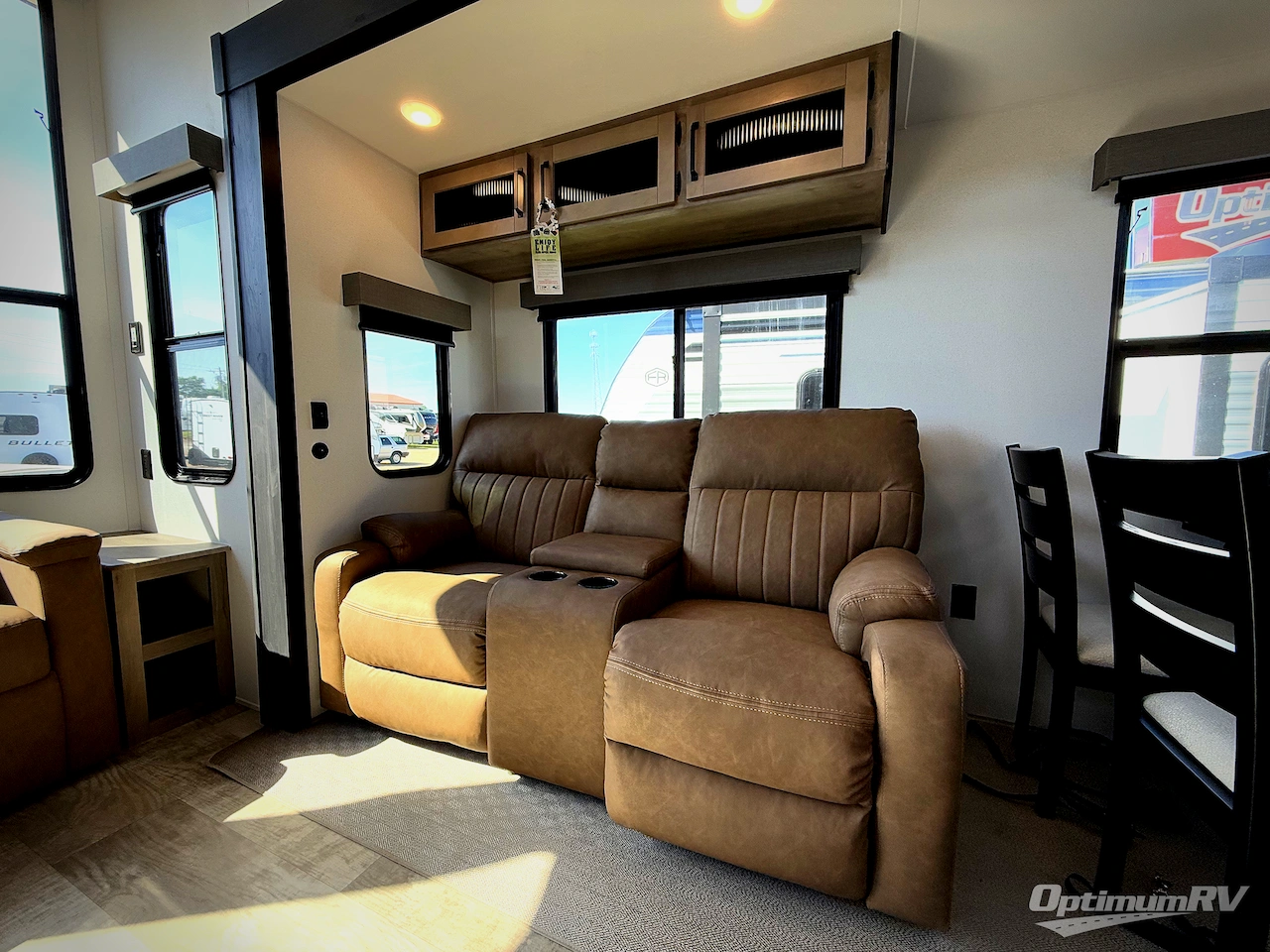 2025 Palomino Puma Destination 402LFT Photo 7