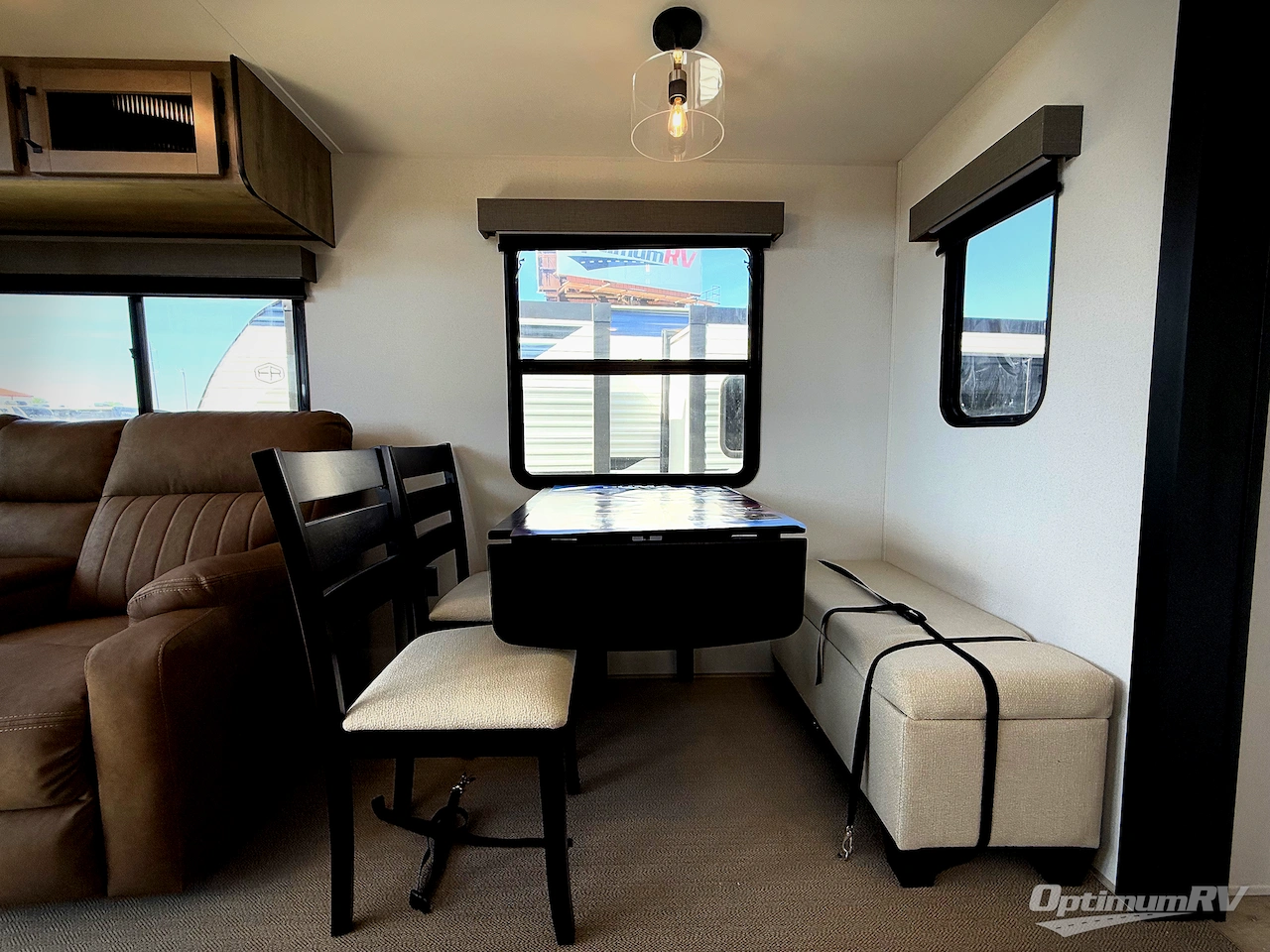 2025 Palomino Puma Destination 402LFT Photo 8