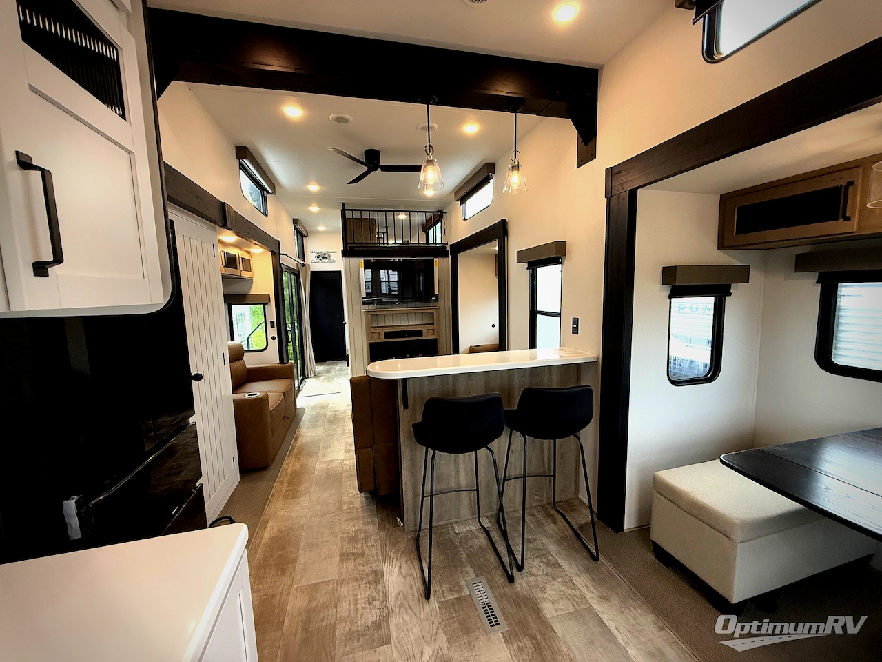2025 Palomino Puma Destination 403LFT Photo 5
