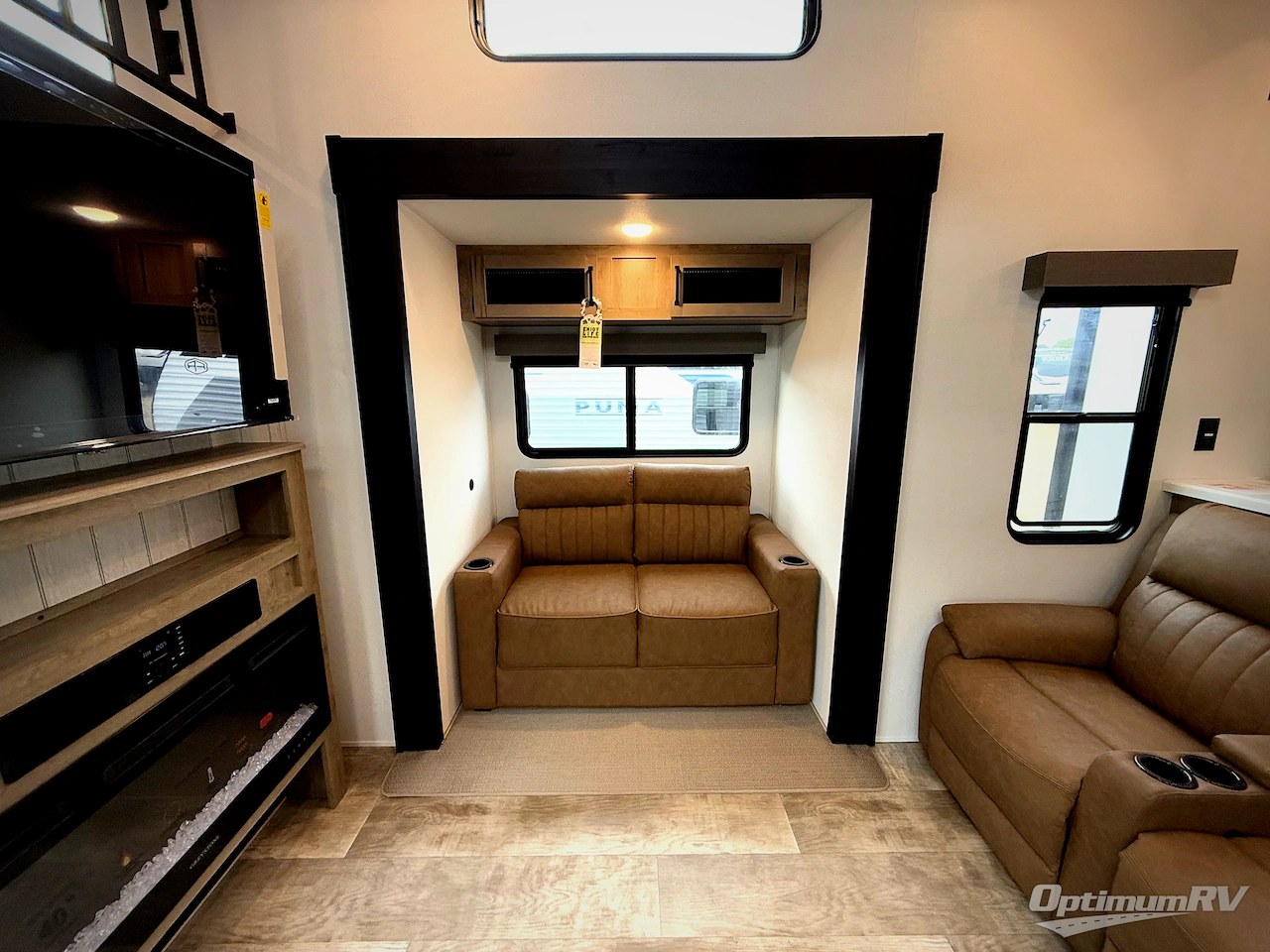 2025 Palomino Puma Destination 403LFT Photo 6