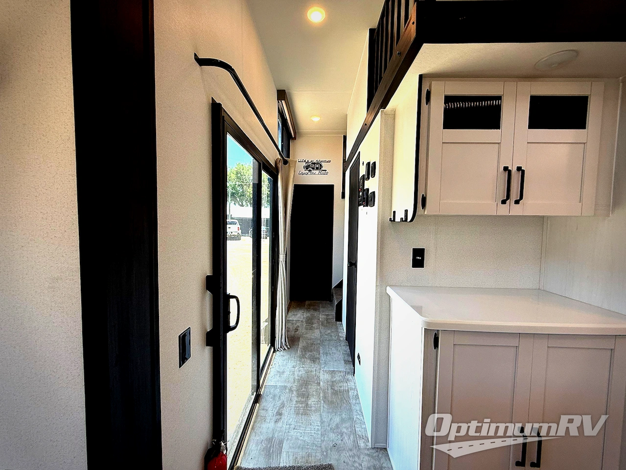 2025 Palomino Puma Destination 402LFT Photo 12