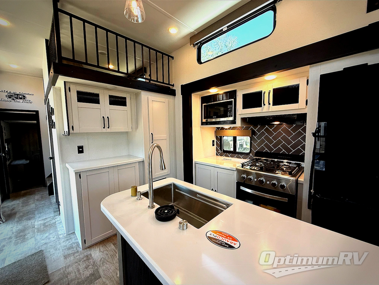 2025 Palomino Puma Destination 402LFT Photo 10